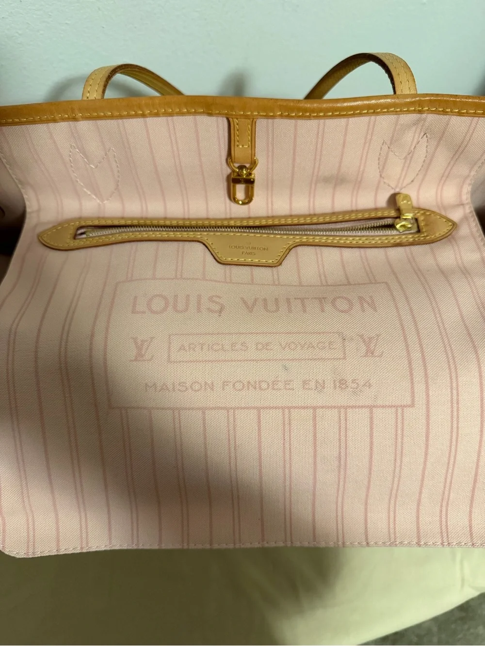 Authentic Louis Vuitton Neverful MM